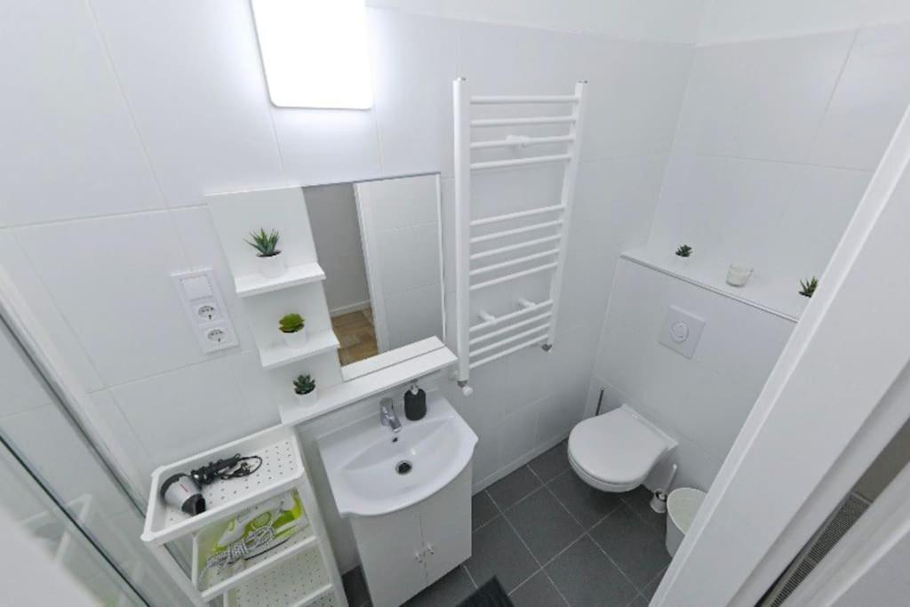 2 Bedroom Flat In Damjanich Str., Hirsch Budapest Exterior photo