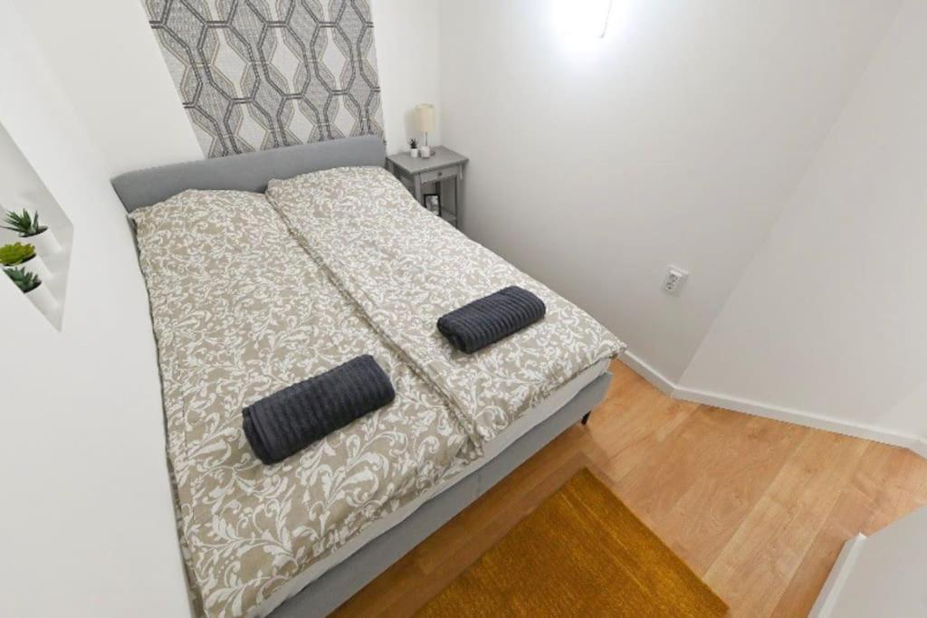 2 Bedroom Flat In Damjanich Str., Hirsch Budapest Exterior photo