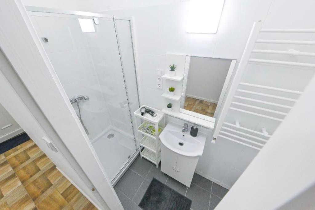 2 Bedroom Flat In Damjanich Str., Hirsch Budapest Exterior photo